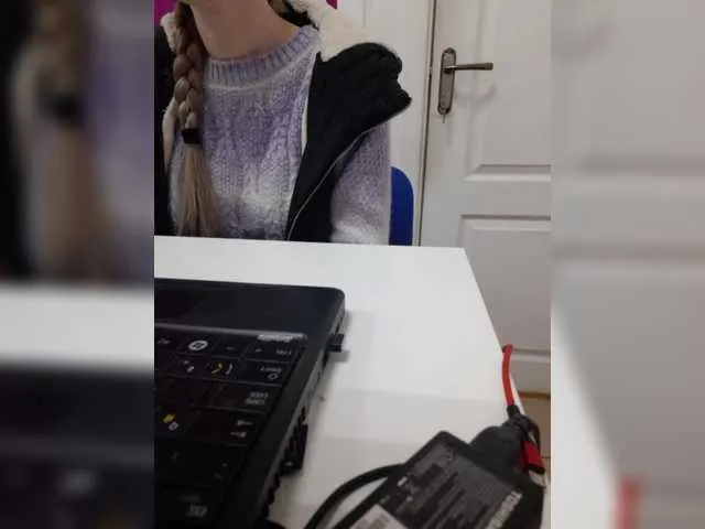 Live sex webcam photo for Angelinamik #290744270