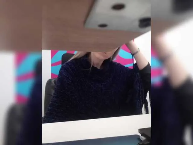 Live sex webcam photo for Angelinamik #290785613