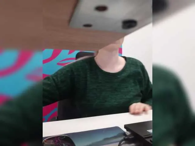 Live sex webcam photo for Angelinamik #290826641