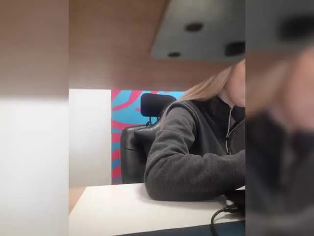 Live sex webcam photo for Angelinamik #291305946