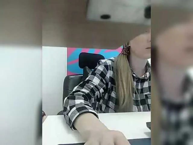 Live sex webcam photo for Angelinamik #291390502