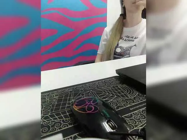 Live sex webcam photo for Angelinamik #291594051