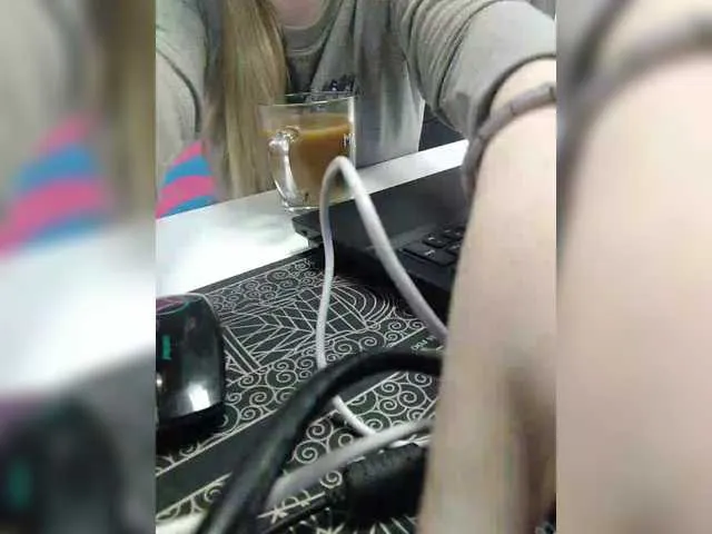 Live sex webcam photo for Angelinamik #291614433