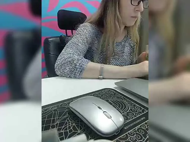 Live sex webcam photo for Angelinamik #291836653