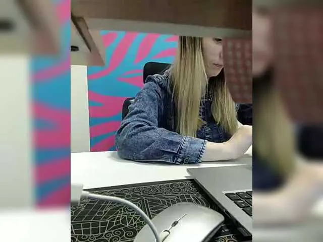 Live sex webcam photo for Angelinamik #292161034