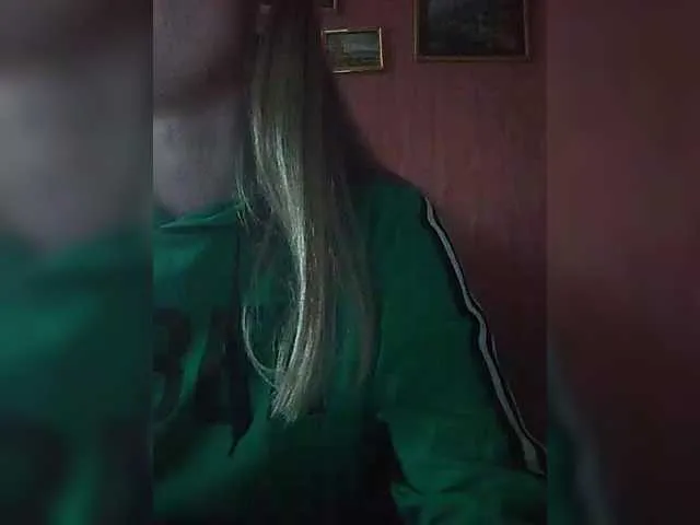 Live sex webcam photo for Angelinamik #292275892