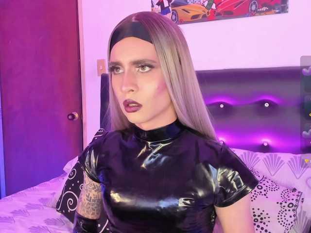 Live sex webcam photo for AngelsJones #291853352