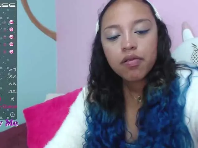 Live sex webcam photo for Angeluxxx #272164007