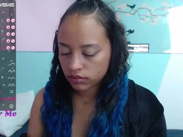 Live sex webcam photo for Angeluxxx #272222094