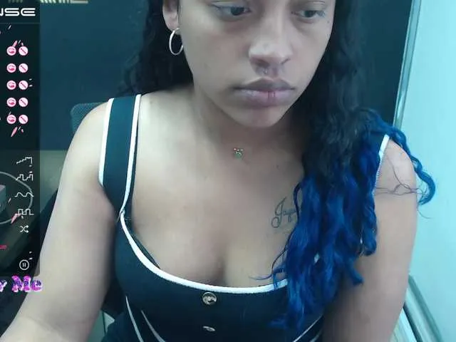Live sex webcam photo for Angeluxxx #272567406