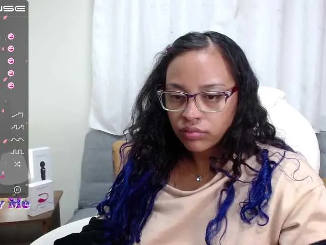Live sex webcam photo for Angeluxxx #272660926