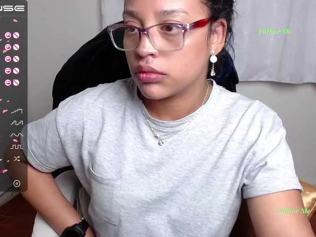 Live sex webcam photo for Angeluxxx #272729826