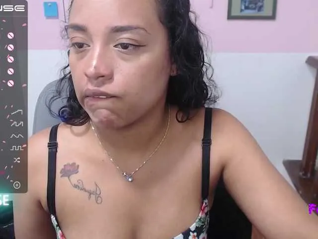 Live sex webcam photo for Angeluxxx #272815800