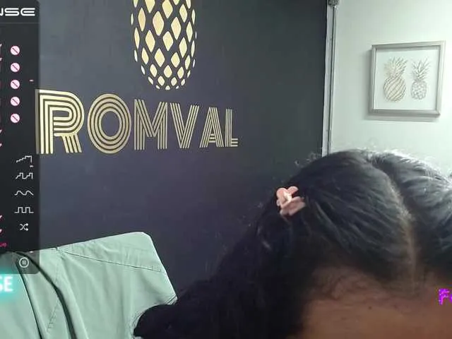 Live sex webcam photo for Angeluxxx #272826882