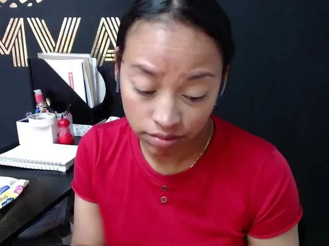 Live sex webcam photo for Angeluxxx #273656528