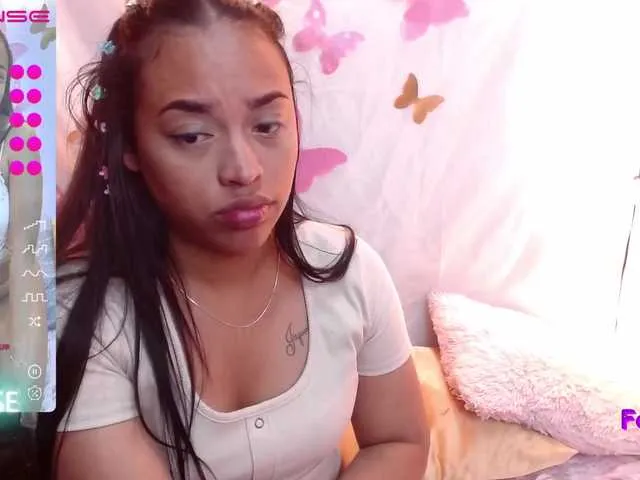 Live sex webcam photo for Angeluxxx #273744089