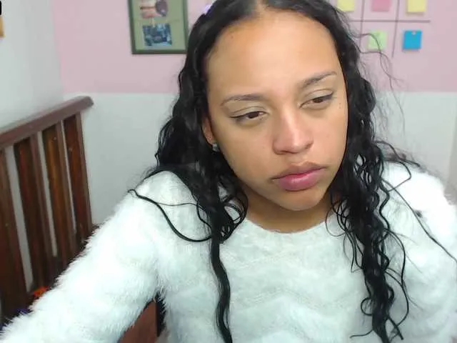 Live sex webcam photo for Angeluxxx #274123806
