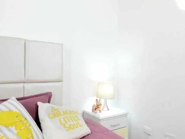 Live sex webcam photo for Anggelasw #272347582
