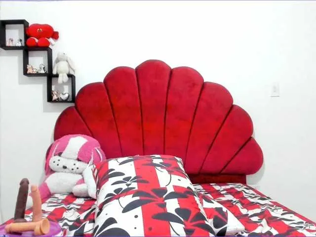 Live sex webcam photo for AngieCandy #275518185