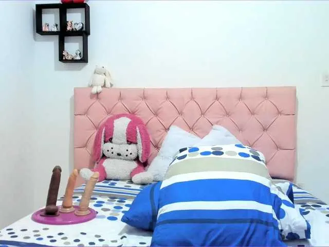 Live sex webcam photo for AngieCandy #276191597