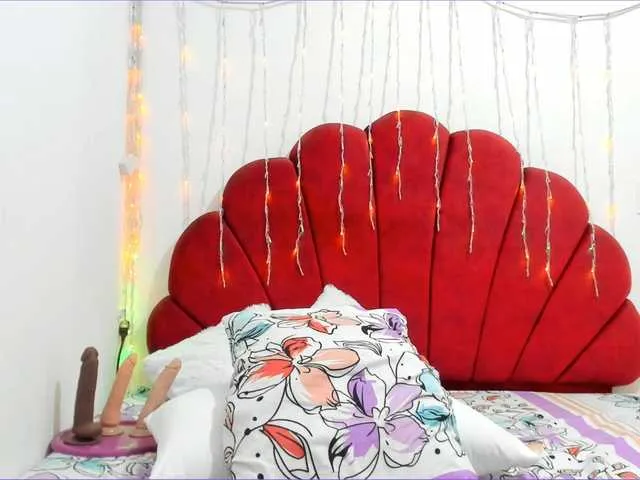 Live sex webcam photo for AngieCandy #276286039