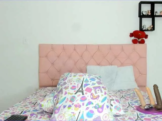 Live sex webcam photo for AngieCandy #277052846