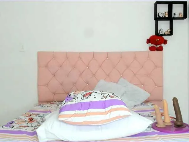 Live sex webcam photo for AngieCandy #277131453