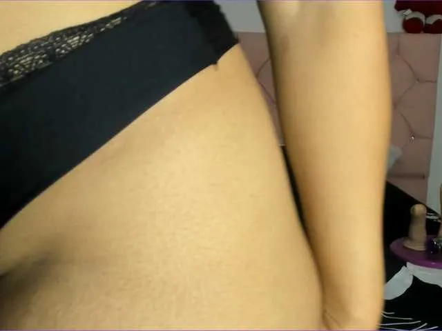 Live sex webcam photo for AngieCandy #277312386