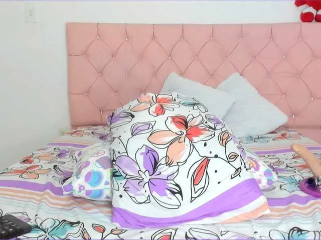 Live sex webcam photo for AngieCandy #277496780