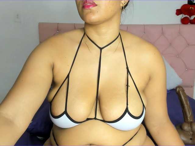 Live sex webcam photo for AngieCandy #277711950