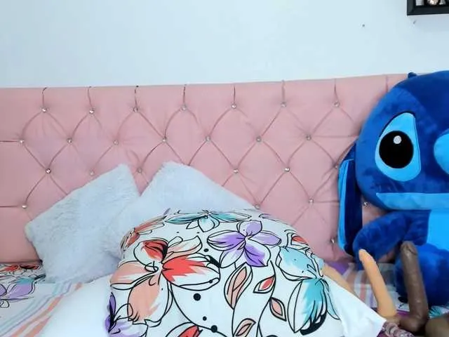 Live sex webcam photo for AngieCandy #289662596