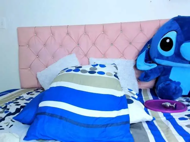 Live sex webcam photo for AngieCandy #290047374