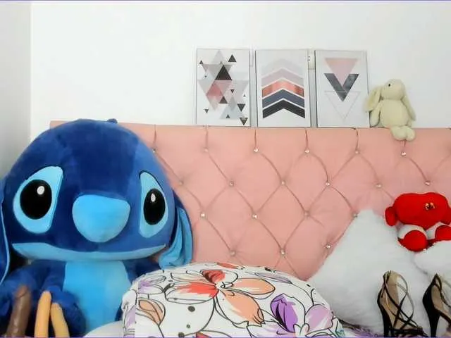 Live sex webcam photo for AngieCandy #290862909