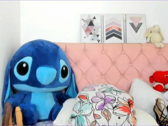 Live sex webcam photo for AngieCandy #290897050