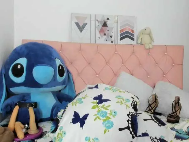 Live sex webcam photo for AngieCandy #291105983