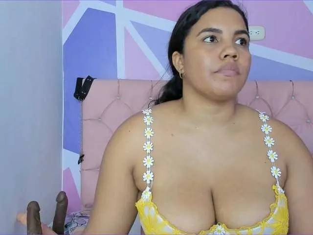 Live sex webcam photo for AngieCandy #292837364