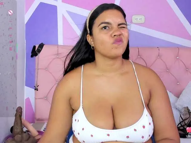 Live sex webcam photo for AngieCandy #293665338