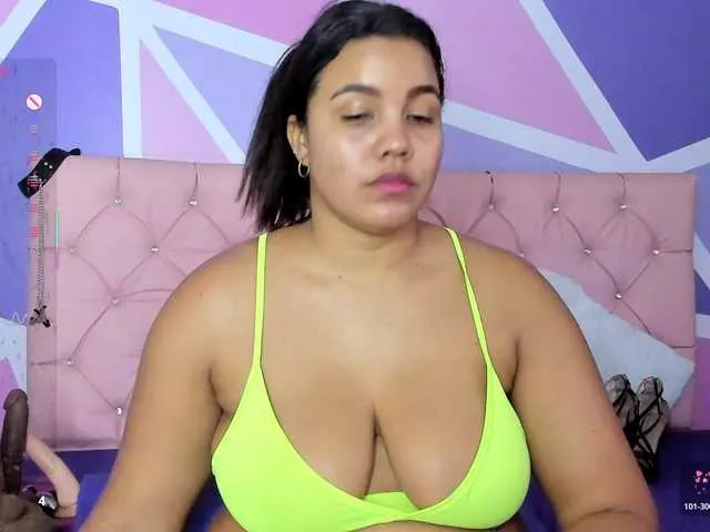 Live sex webcam photo for AngieCandy #293846975
