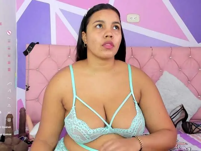 Live sex webcam photo for AngieCandy #293890973