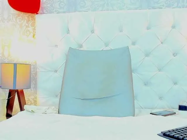 Live sex webcam photo for AngieGrace #272549695