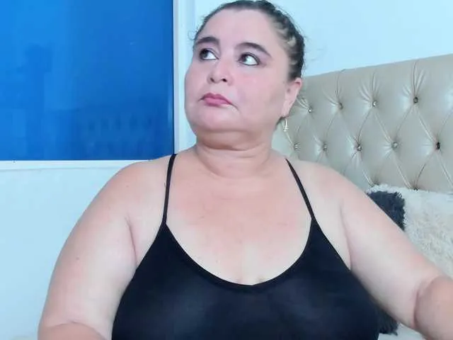 Live sex webcam photo for AngieMature #290530685
