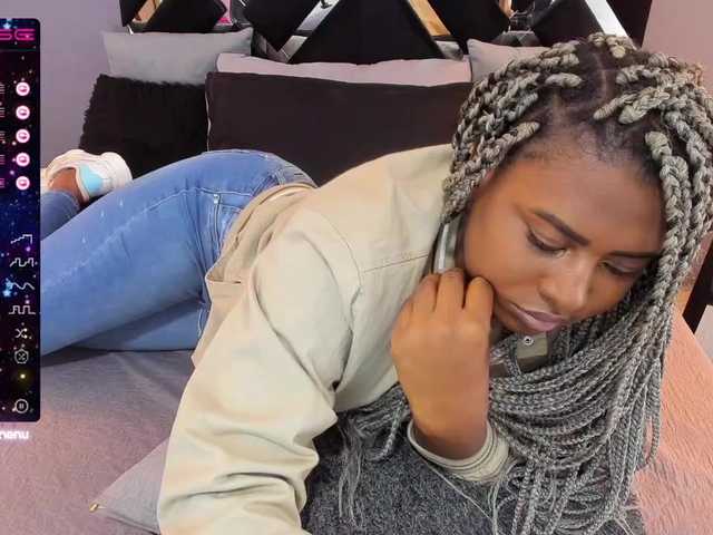 Live sex webcam photo for Angiiee #275782354