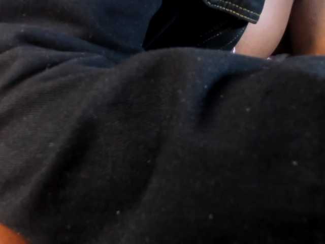 Live sex webcam photo for Angiiee #277968330