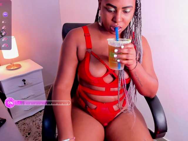 Live sex webcam photo for Angiiee #278269489