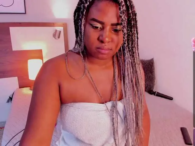 Live sex webcam photo for Angiiee #289070793