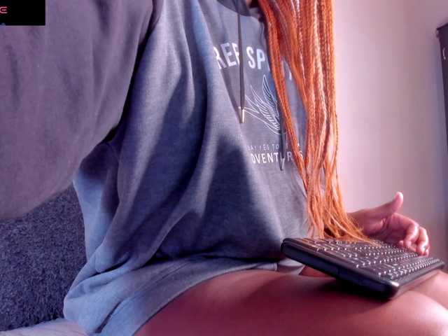 Live sex webcam photo for Angiiee #290368832