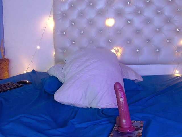 Live sex webcam photo for AnguieBustos #277407122