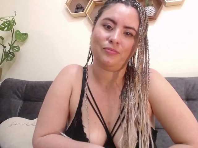 Live sex webcam photo for Anie-collys #272529979