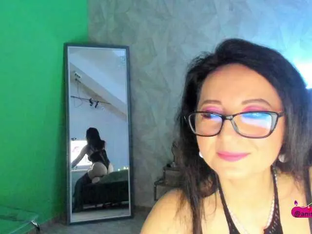 Live sex webcam photo for AnissaWhite #276973958