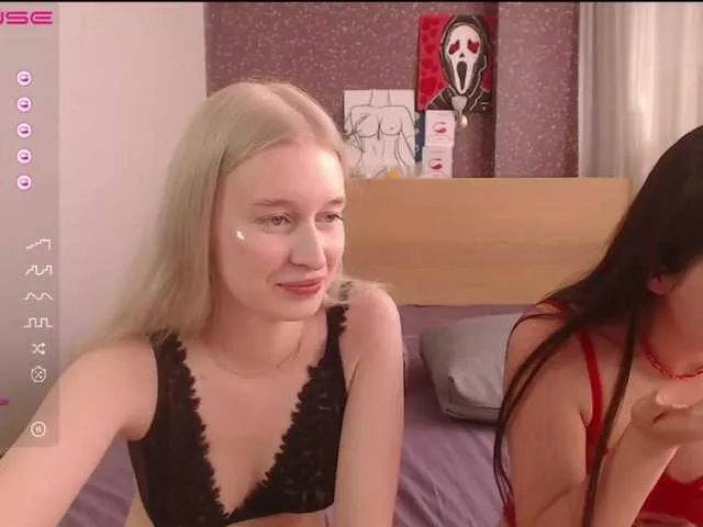 Live sex webcam photo for AnnAndKarine #274020240